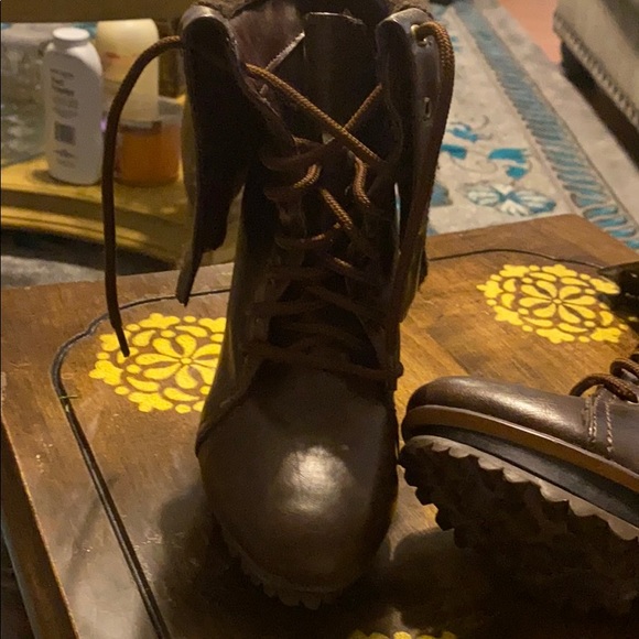 Heeled half cut boots - Picture 2 of 3